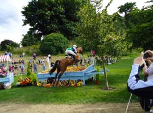 Clayton Fredericks riding Bendigo